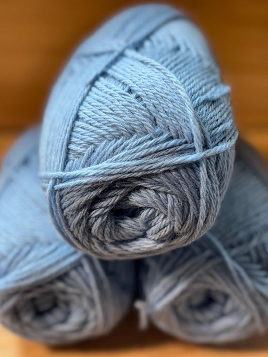 Aran Weight Yarn. 80 Shetland 20 BFL. 100g. 191yards. Fogvale