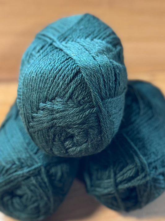 Aran Weight Yarn. 80 Shetland 20 BFL. 100g. 191yards. Pinehollow