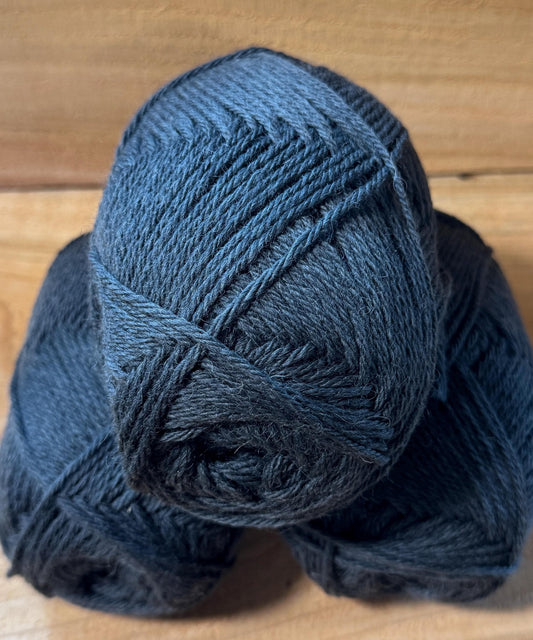 Aran Weight Yarn. 80 Shetland 20 BFL. 100g. 191yards. Coalshade